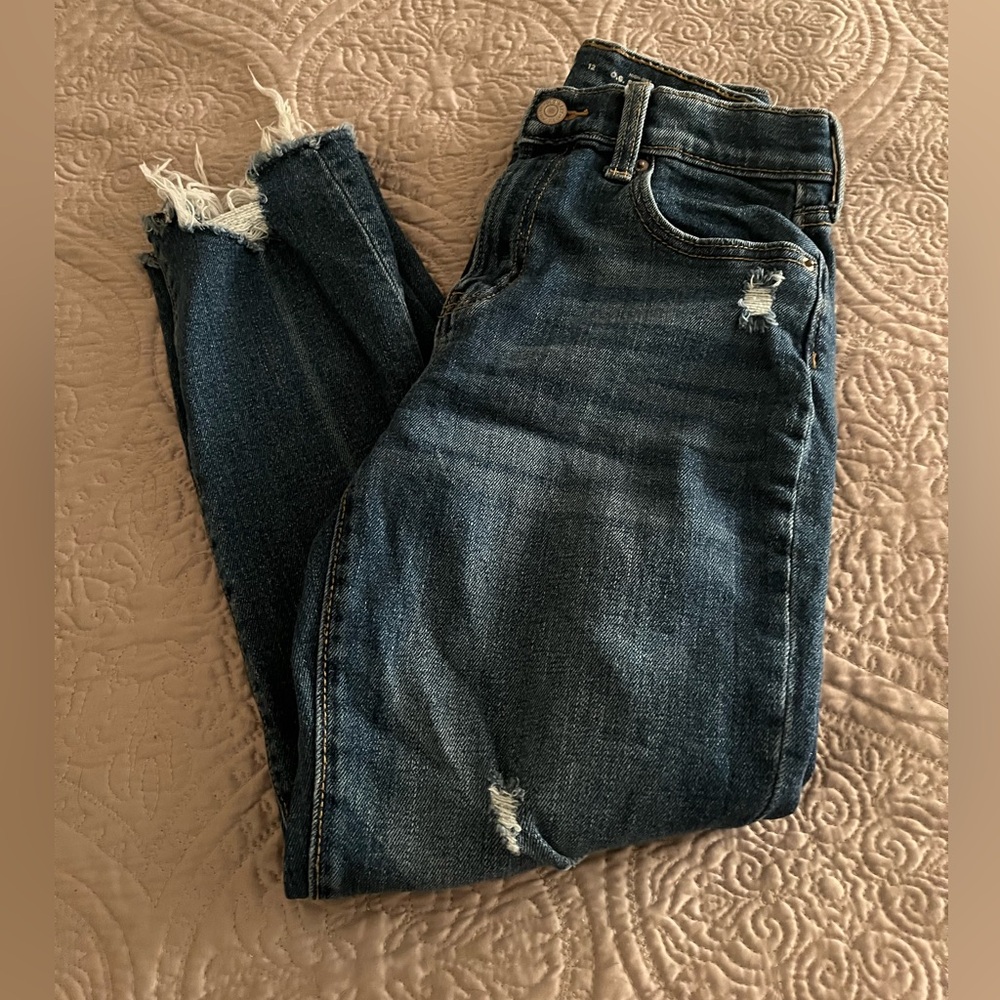 Old Navy Dark Blue Distressed Ankle Length Straight Jeans Size 12